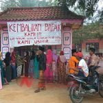 Tolak Kasek Baru, Puluhan Wali Murid SDN Kecer I Blokir Pintu Masuk Sekolah