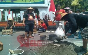 Tolak Pabrik Semen di Rembang, Puluhan Aktivis Di Blora Gelar Aksi Demo