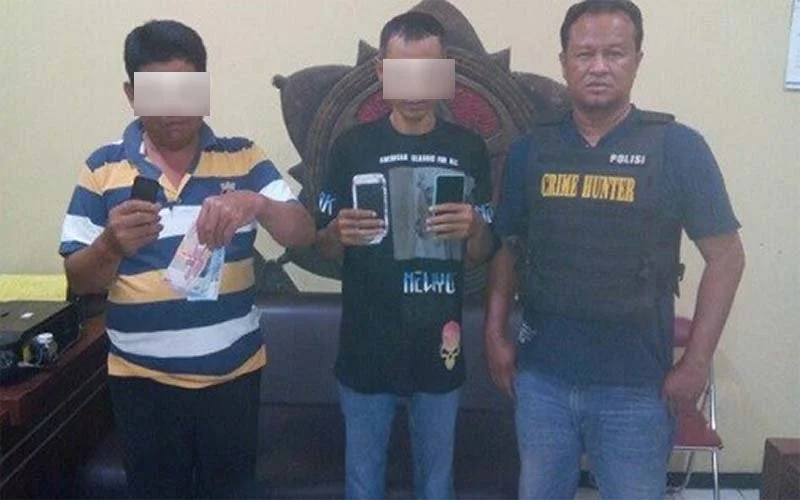 Crime Hunter Polsek Lakarsantri Surabaya Ringkus 2 Pengepul Judi Online