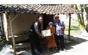 Peduli Pada Kaum Dhuafa, Anggota Polres Blora Sisihkan Gajinya