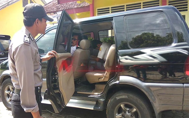 Siswa SMA Negeri Di Lenteng Sumenep Ini Ikuti UNBK dengan Dikawal Polisi