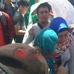 Tuntut Keadilan, Anita Histeris di Depan Kantor Kejaksaan Sumenep