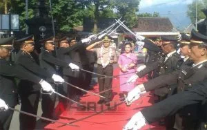 Kapolres Baru Bondowoso Di Sambut Pedang Pora