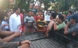 Penertiban PKL Di Depan Lapangan Giling Dinilai Pemkab Tidak Adil