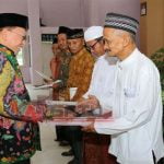 Pemkab Sumenep Salurkan Bantuan Untuk Guru Ngaji