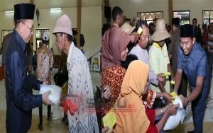 Pemkab Sumenep Salurkan Ribuan Zakat Fitrah
