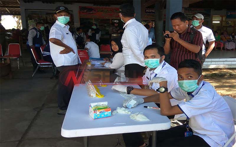 Sopir Angkutan Umum Di Sumenep Jalani Tes Urine