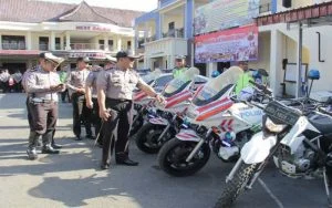 Urai Kemacetan Polres Cilacap Terjunkan Puluhan Personel Raimas