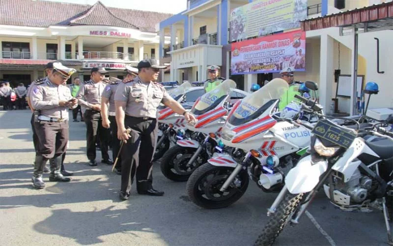 Urai Kemacetan Polres Cilacap Terjunkan Puluhan Personel Raimas