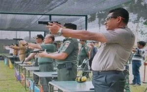 Syukuran Lapangan Tembak Moch Bachroen Ditandai Dengan Lomba Menembak