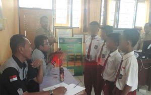 4 Siswa SD Di Sumenep Hisap Rokok Elektrik Di Halaman Sekolahnya