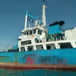 Kapal Motor Kamaru Kandas Di Perairan Pulau Kalosot Sumenep
