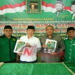 Kepala Dispendukcapil Pameaksan Ambil Formulir Pendaftaran Bacabup Di PPP