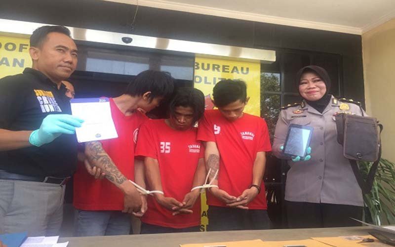 Polrestabes Surabaya Ringkus Pelaku Pencurian Dengan Modus Penipuan
