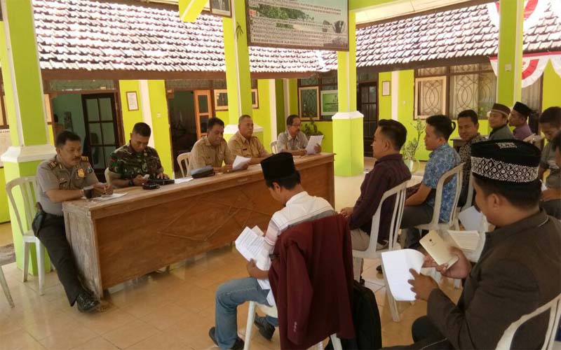Potret Buram Penyeberangan Talango Kalianget, Warga Gruduk Kantor Kecamatan