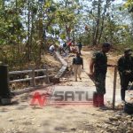 Terisolir, TNI Brebes Bangun Jembatan