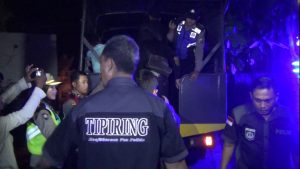 Diduga Mesum, Belasan Muda-mudi Di Surabaya Terjaring Razia