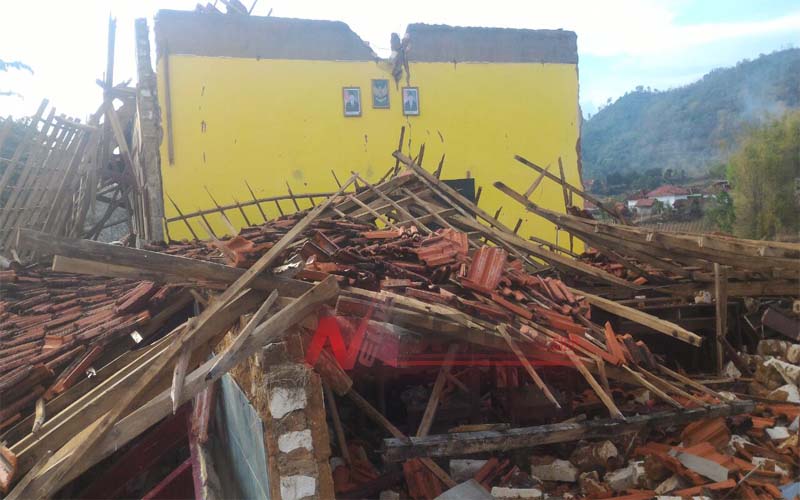 Diterjang Angin Kencang, SDN Mandala IV Sumenep Ambruk