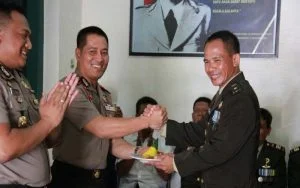 HUT TNI Ke 72, Kapolres Cilacap Beri Kejutan Pada Kodim 0703