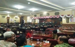 Hanya Dihadiri 13 Anggota Dewan, Rapat Paripurna RAPBD Sumenep Ditunda