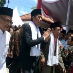 Mengenakan Sorban Putih, Presiden Jokowi Tiba di Ponpes Annuqayah