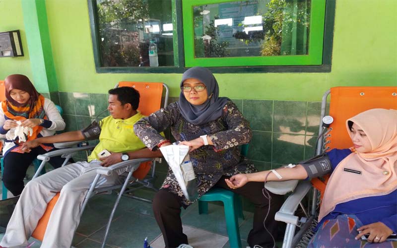 Peringati Hari Santri, SMAN 1 Batuan Lakukan Donor Darah