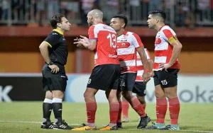 Pertandingan Berahir Ricuh, Manajemen MU Akan Kirim Surat Protes