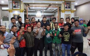 Polrestabes Surabaya Mediasi Sporter Persebaya Dengan PSHT (Foto : Surabayaraya.com)