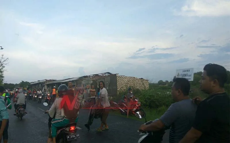 Angin Puting Beliung Porak-porandakan Puluhan Rumah Di Sumenep