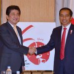 Foto Setkab.god.id : Presiden Jokowi Bersalaman Dengan Perdana Meteri (PM) Jepang Shinzo Abe