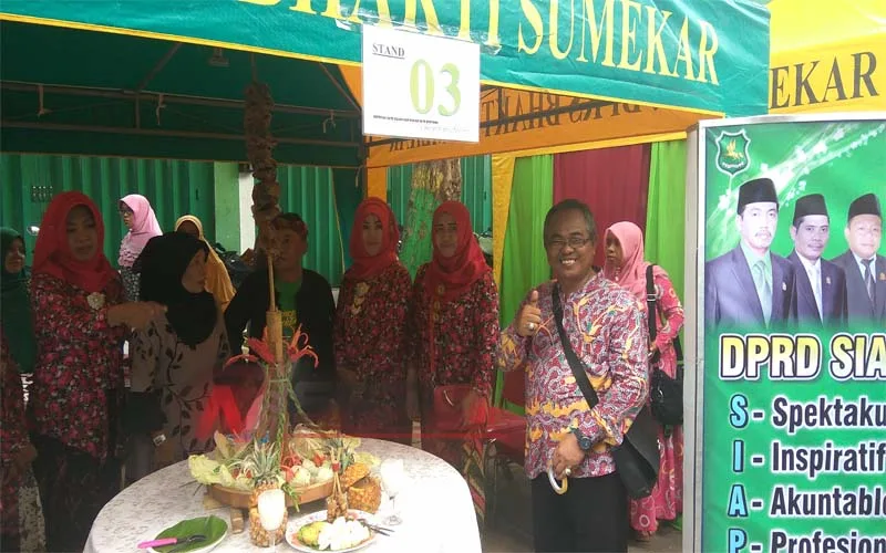 Festival Sate Gajah, Stan DPRD Sumenep Sajikan Sate Berukuran Jumbo 