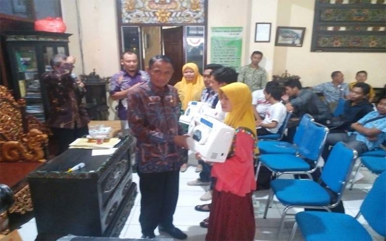 Peserta Wirausahawan Muda Sumenep Dapat Bantuan Alat ...