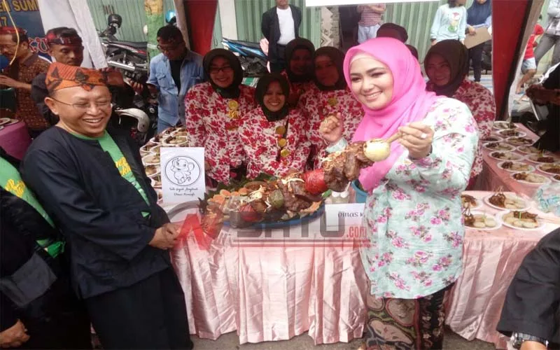 Sumenep Spektakuler, Ribuan Warga Serbu Festival Sate Gajah