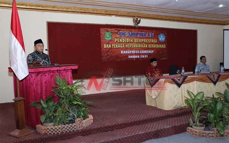 Tingkatkan Mutu Pendidikan, Bupati Sumenep Beri Penghargaan Pada Guru Berprestasi