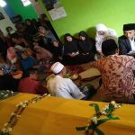 Calon Pasutri Di Probolinggo Terpaksa Menikah Di Depan Jenazah Ayahnya