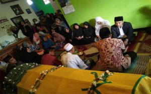 Calon Pasutri Di Probolinggo Terpaksa Menikah Di Depan Jenazah Ayahnya