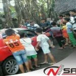 Diduga Terjadi Konsleting, Sebuah Mobil Sedan Di Probolinggo Terbakar