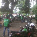 Gojek Kota Probolinggo Bagi-bagi Nasi Bungkus