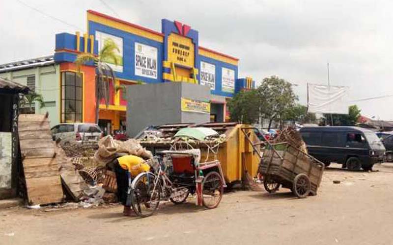 Warga Keluhkan Bau Sampah Di Pasar Anom Sumenep