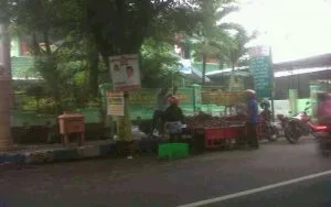 Warga Minta Pemkot Probolinggo Tertibkan PKL Di Cokrominoto