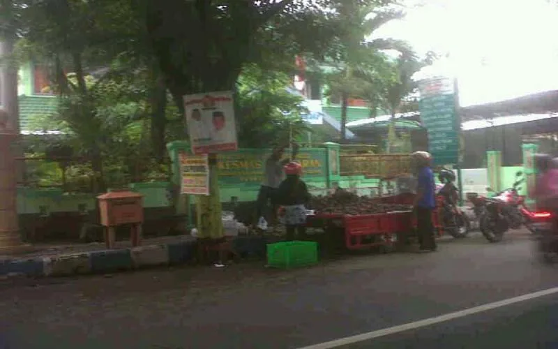 Warga Minta Pemkot Probolinggo Tertibkan PKL Di Cokrominoto