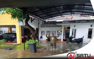 Diguyur Hujan Deras, Rumdis Wabup Sumenep Terendam Banjir