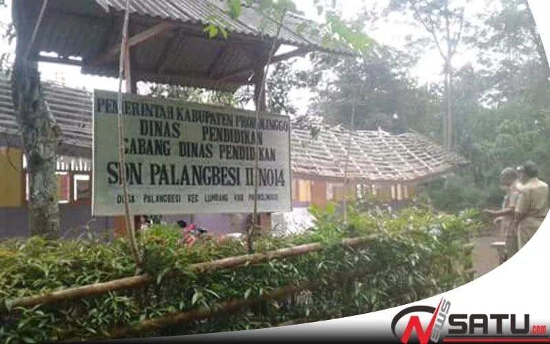 Diterjang Angin Kencang, SDN Palang Besi 2 Probolinggo Ambruk