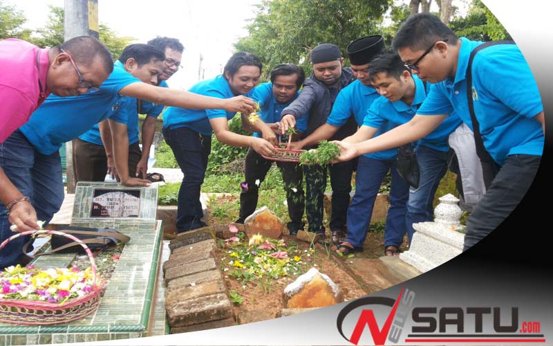 Peringati HPN 2018, PWI Sumenep Ziarah Ke Makam Tokoh Pers