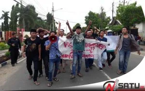 Program Visit Tak Jelas, Aktivis Gempar Demo Kantor Bupati Sumenep