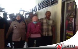 Tipu Warga Hingga Rp 1 Miliar, Wanita Cantik Ini Diamankan Polres Sumenep