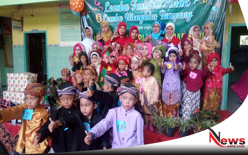 Anak TK Di Probolinggo Peringati Hari Kartini