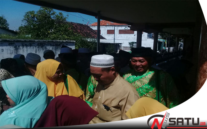Belasan Warga Probolinggo Berangkat Ke Tanah Suci Mekkah