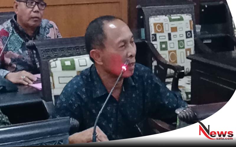 Bola Panas LKPJ Bupati Sumenep, Fraksi Golkar Soal PBB Gratis (AF Hari Ponto, Anggota Fraksi Golkar) Bola Panas LKPJ Bupati Sumenep, Fraksi Golkar Soal PBB Gratis (AF Hari Ponto, Anggota Fraksi Golkar)