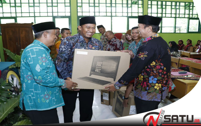 Jelang UNBK, Disdik Sumenep Salurkan Puluhan Unit Komputer